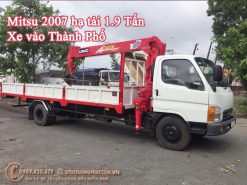 Xe tải cẩu Mitsu 1.9 Tấn thùng dài 6m vào thành phố