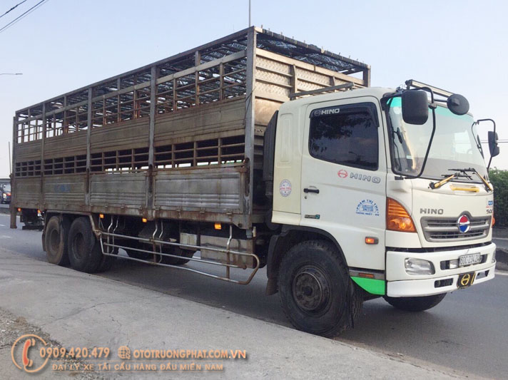 Xe tải Hino FC Thùng dài 66m chở gia súc 2 tầng Đời 2015 