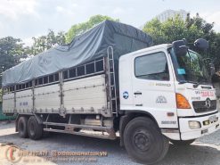 Xe tải Hino FM 3 chân 2 cầu thật thùng bạt - Đời 2010 xe đẹp