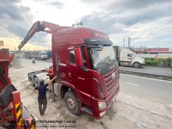 Đầu kéo Xcient gắn cẩu gắp Palfinger 8.5 tấn - Xe đẹp