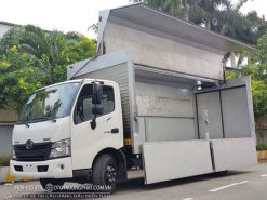 X tải Hino XZU730L 5 Tấn thùng cánh đơi