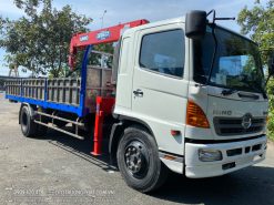 Xe cẩu Hino FG gắn cẩu Unic 360 5 khúc thùng dài 6.5m - Đăng ký 2017
