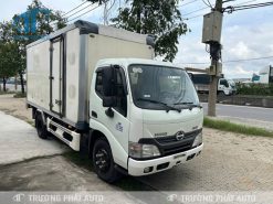 Xe tải Hino XZU650 Thùng kín bảo ôn - Đời 2016 Cực Đẹp