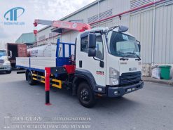 Xe tải cẩu Isuzu FRR650 (FRR90QE5) lắp cẩu Unic URV374, thùng dài 6.5m