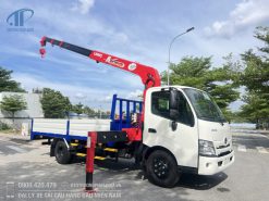 Xe tải cẩu HINO XZU720L Euro5 gắn cẩu UNIC URV374K tải dưới 2.5 đi vào Thành phố