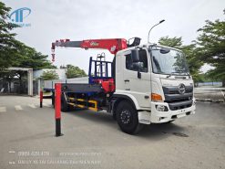 Xe tải cẩu Hino FM8JW8A-XHV-CS 3 chân 2 cầu thật gắn cẩu UNIC URG805