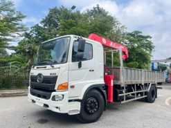 Xe tải cẩu Hino FG8JP8A sx 2022 gắn cẩu Unic URV634 (6 tấn 4 khúc) chạy lướt