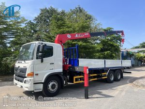 Xe tải cẩu HINO FM8JW8A 3 chân 2 cầu thật Euro5 gắn cẩu UNIC URV635K-CNB