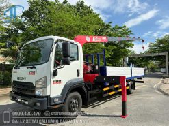 Xe tải cẩu ISUZU FRR650( FRR90QE5) lắp cẩu UNIC URV376( 3 tấn 6 khúc) thùng dài 6.5m (NEW)